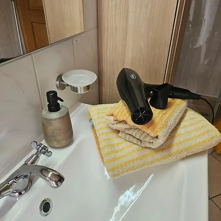 Quarto em Acomodações Particulares Zentrumsnahes Gaestezimmer In